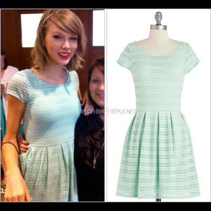 Modcloth mint green dress worn by Taylor Swift